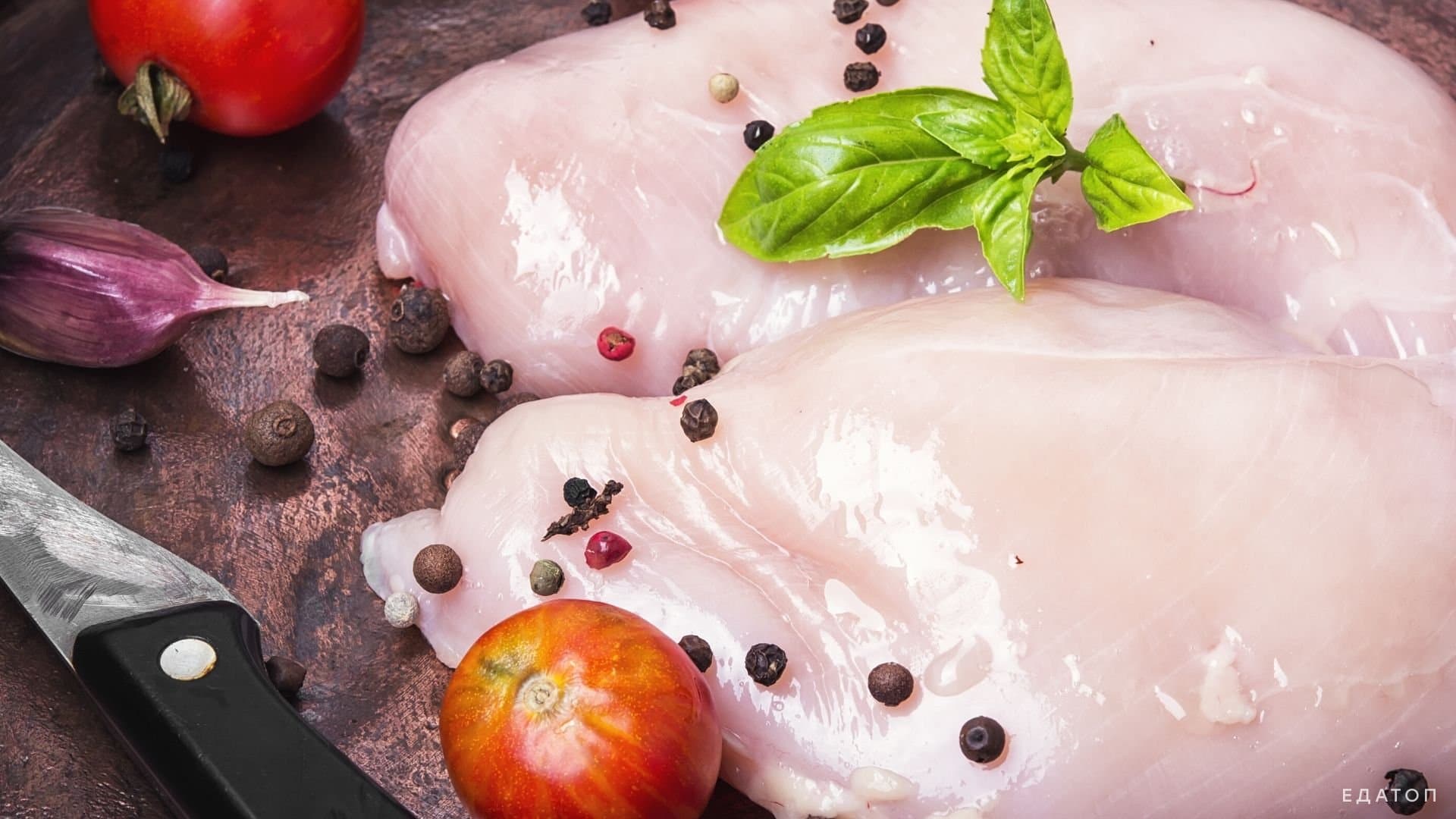 Можно употреблять белое мясо курицы.