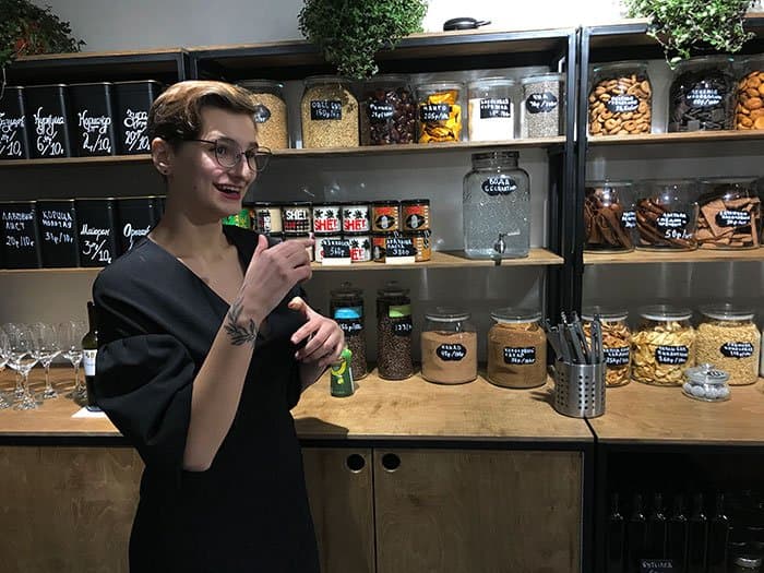 Магазин ZeroWasteShop в Москве товары продает без упаковки.