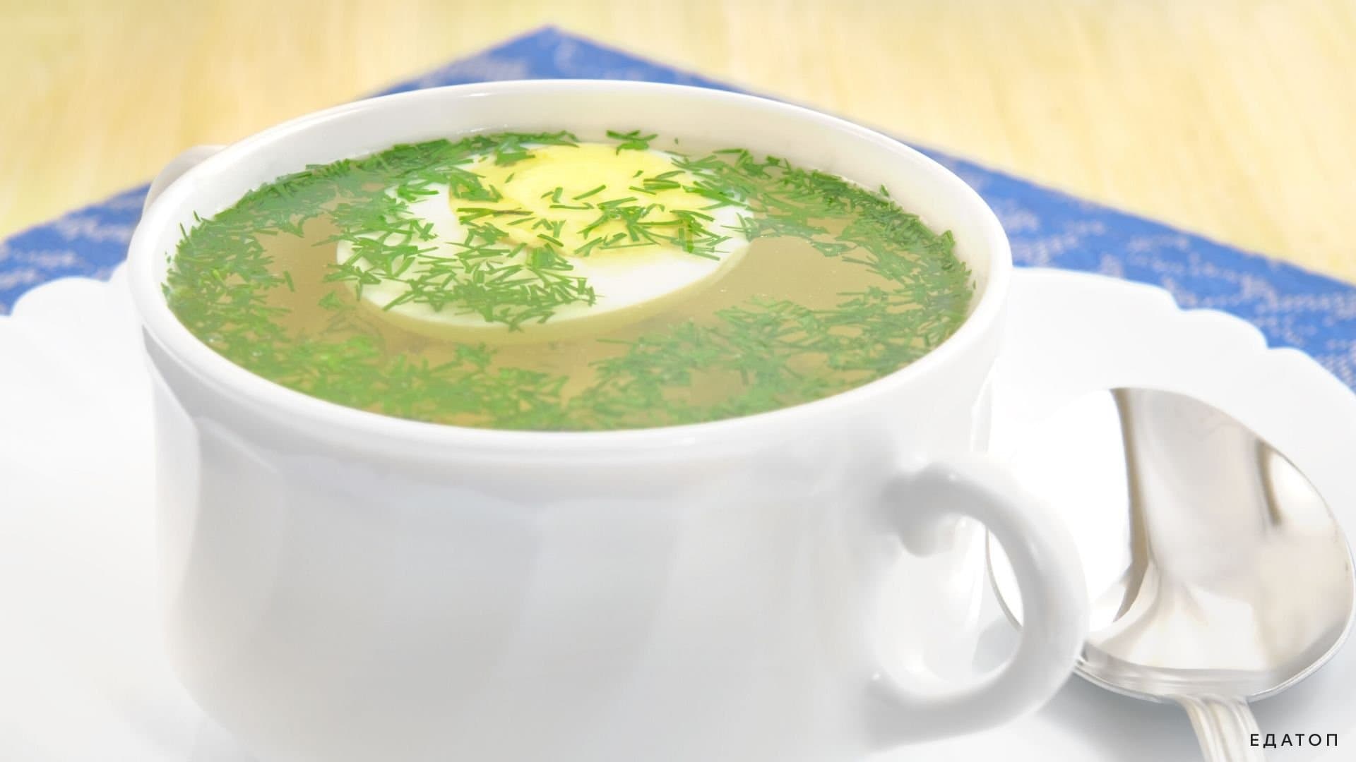 Питательный супчик из куриного бульона.