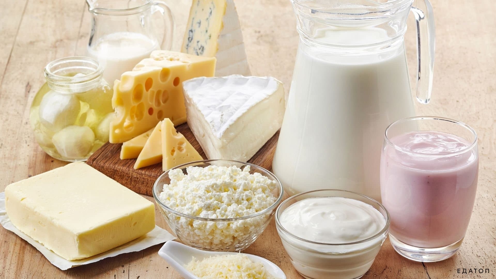 Употребление кисломолочных продуктов улучшает цвет лица.