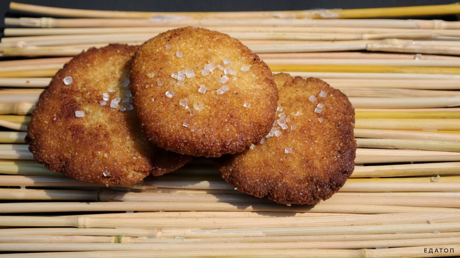 Яркие пончики из манки