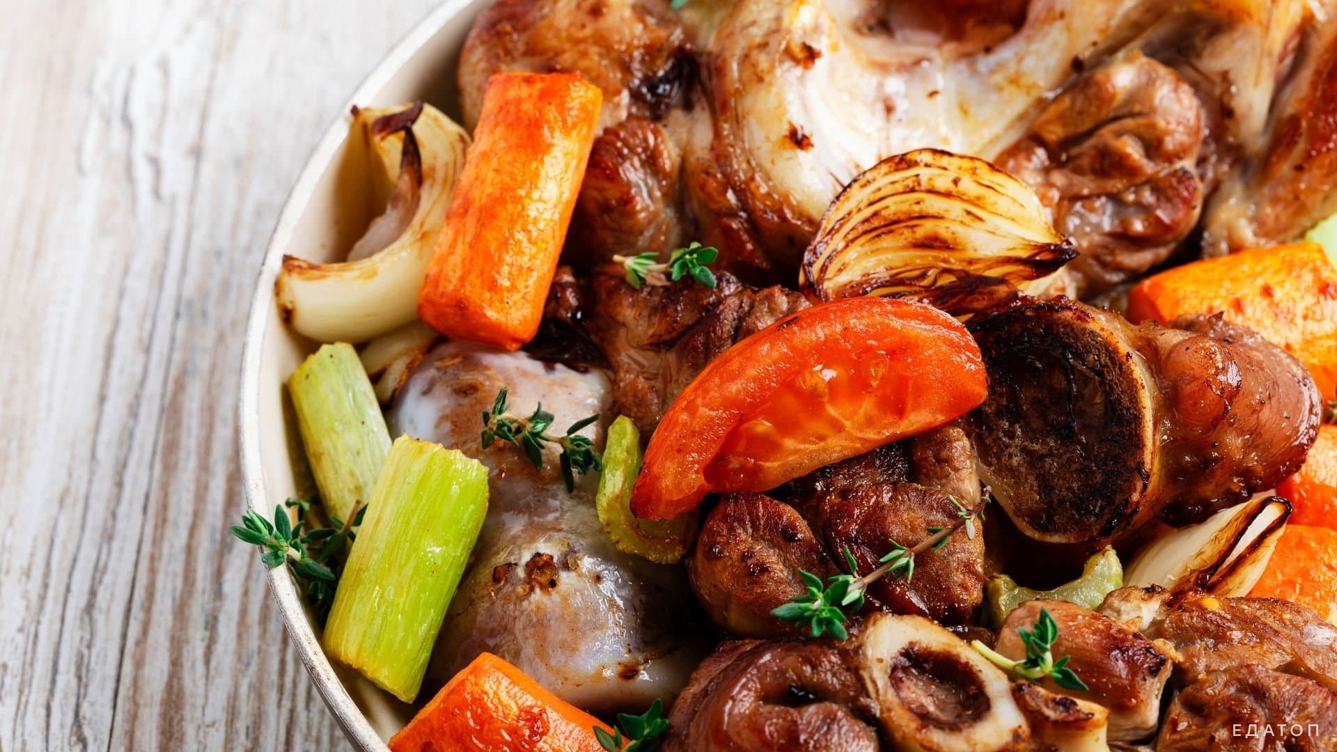 Бурый рис, запеченные овощи и мясо на гриле способствует снижению веса.