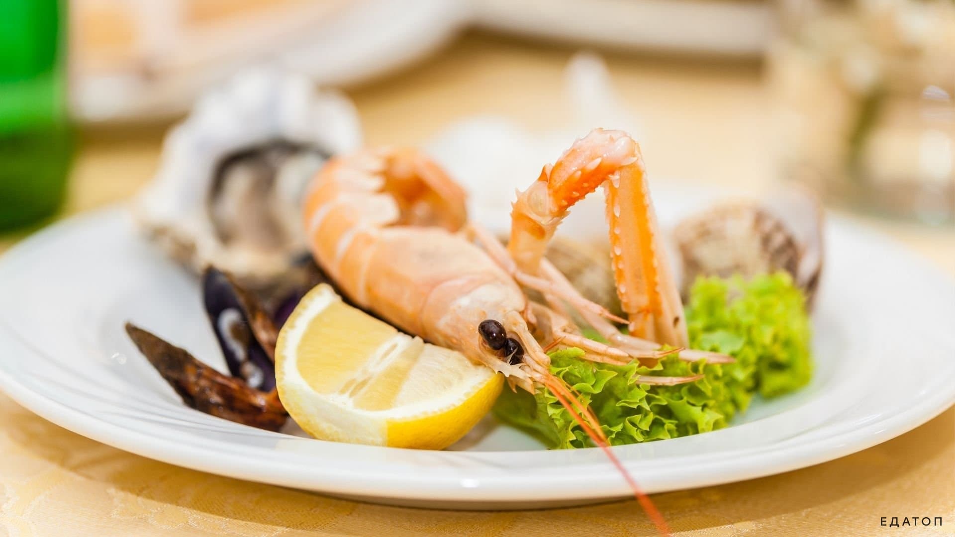 В греческой кухне много блюд, приготовленных из морепродуктов.