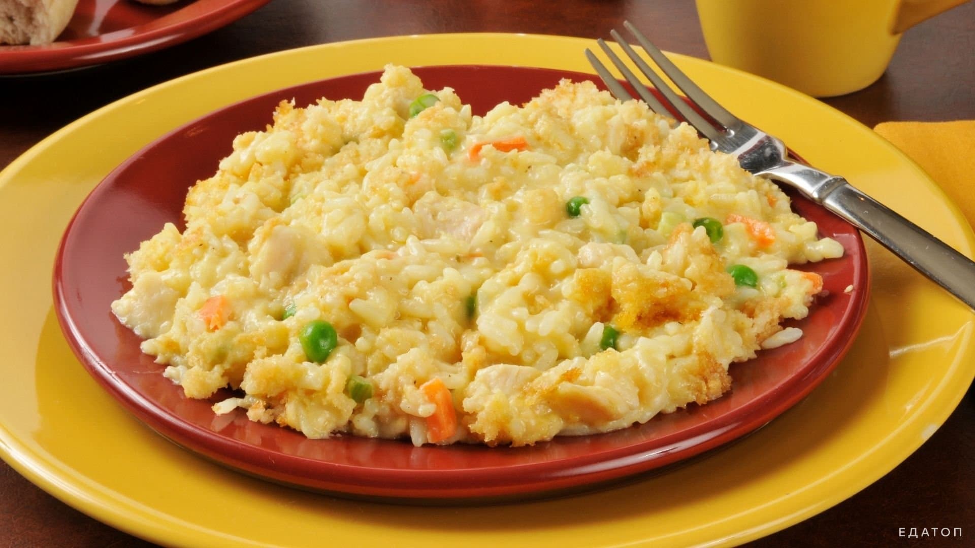 Сладкая рисовая запеканка - праздничное блюдо в индонезийской кухне.