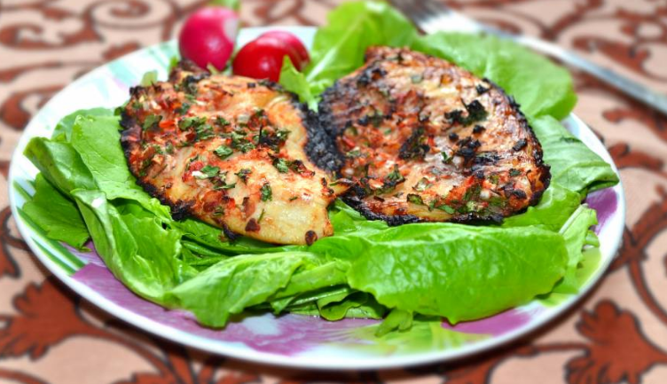 Вкуснейшая тилапия на мангале под маринадом.