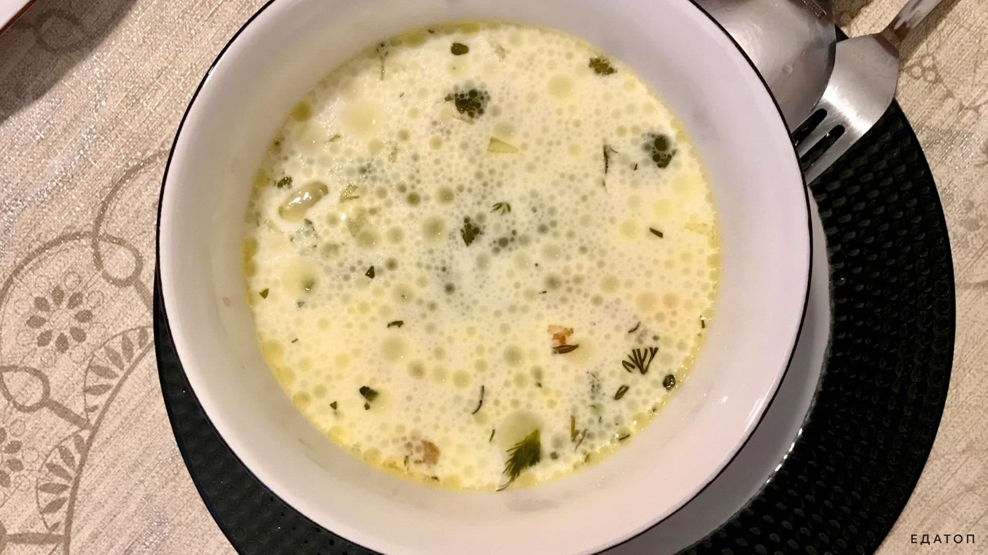 Легкий сырный суп с овощами.