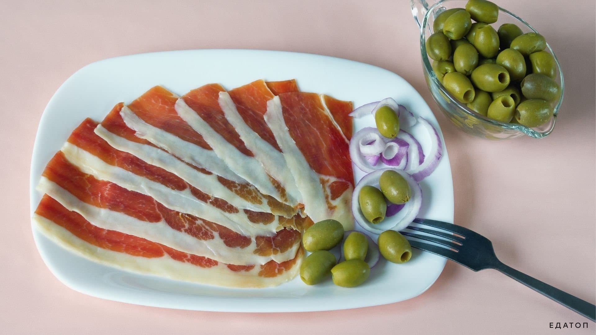 Черное ризотто и пршут - национальные блюда хорватской кухни.