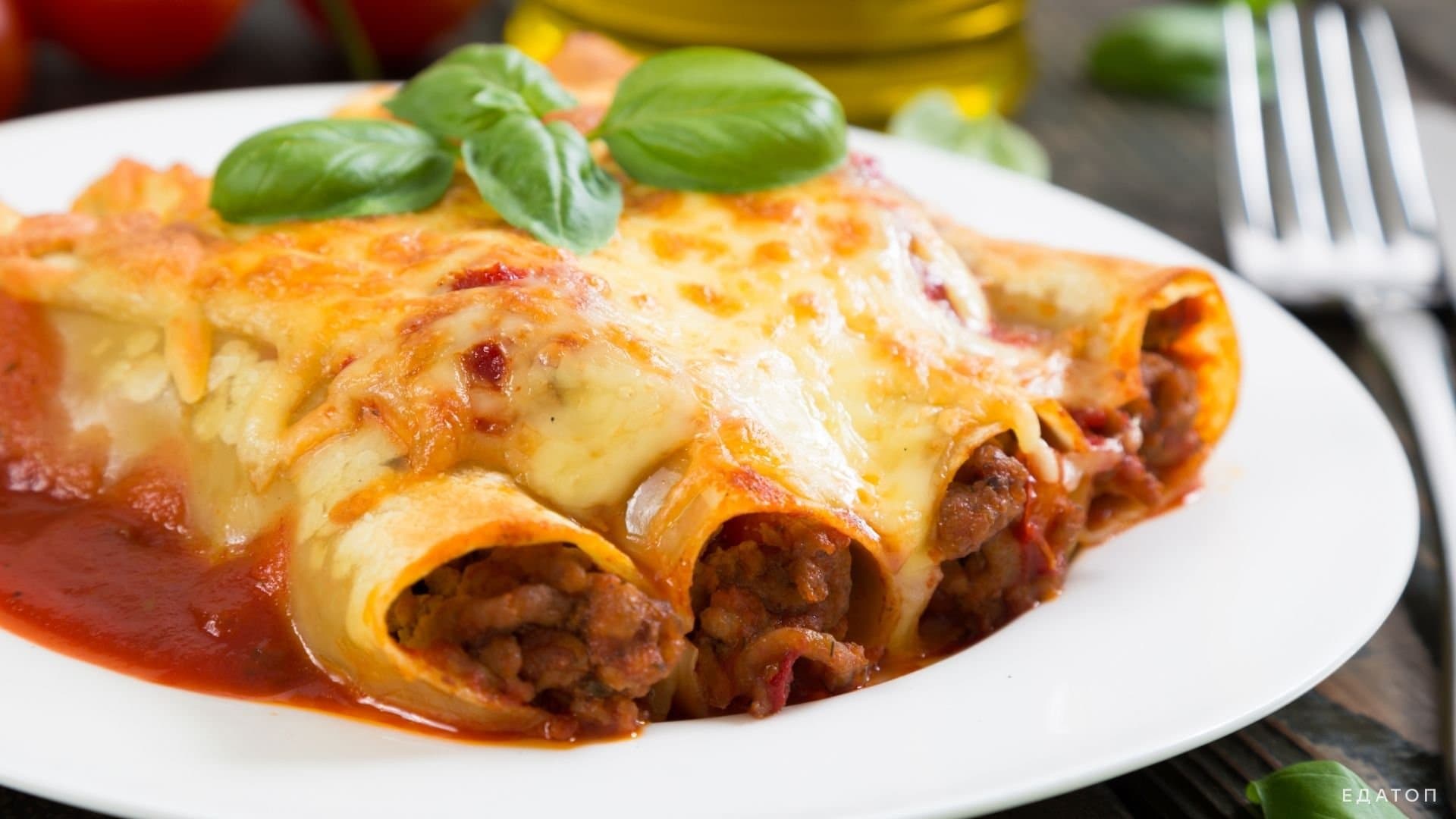 Трубки из теста - andorran-style cannelloni.