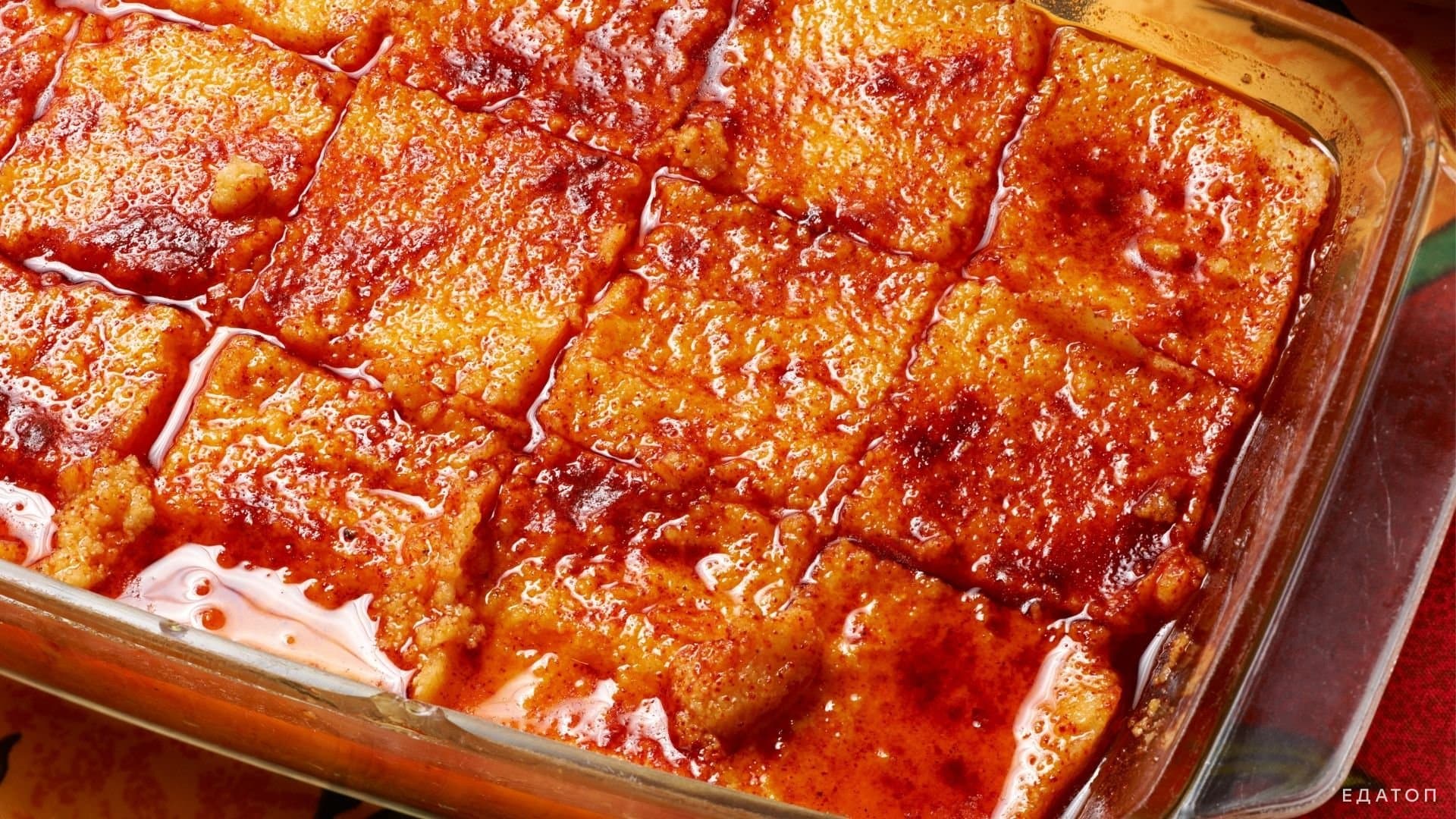 Качамак - блюдо с севера Черногории, готовится из картофеля с сыром.