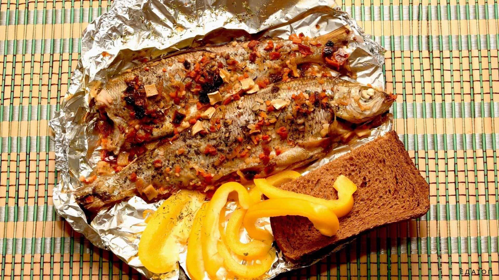 Рыба, запеченная в фольге — это очень вкусное и полезное блюдо.