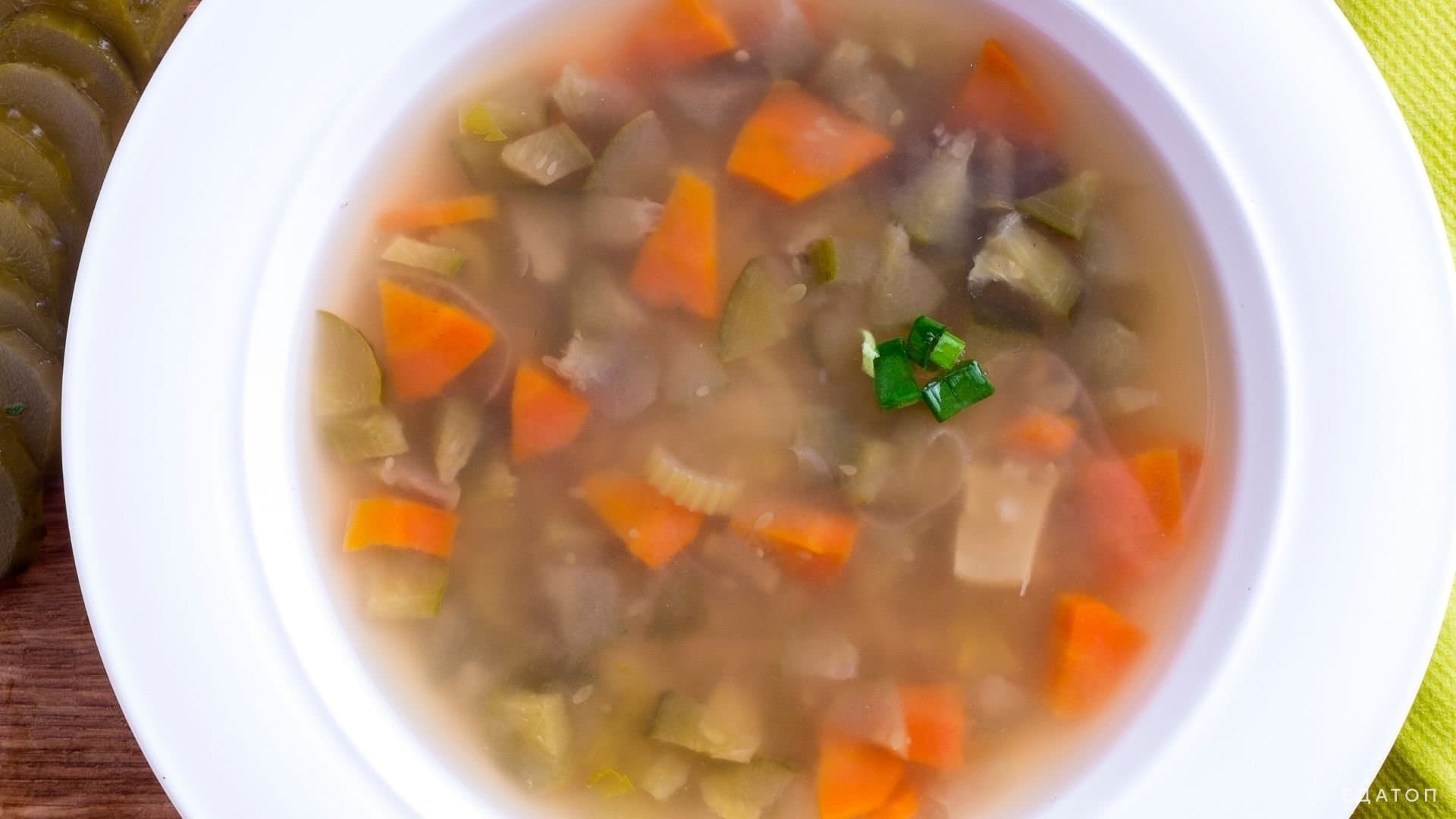 Восточный рассольник - очень вкусное блюдо.