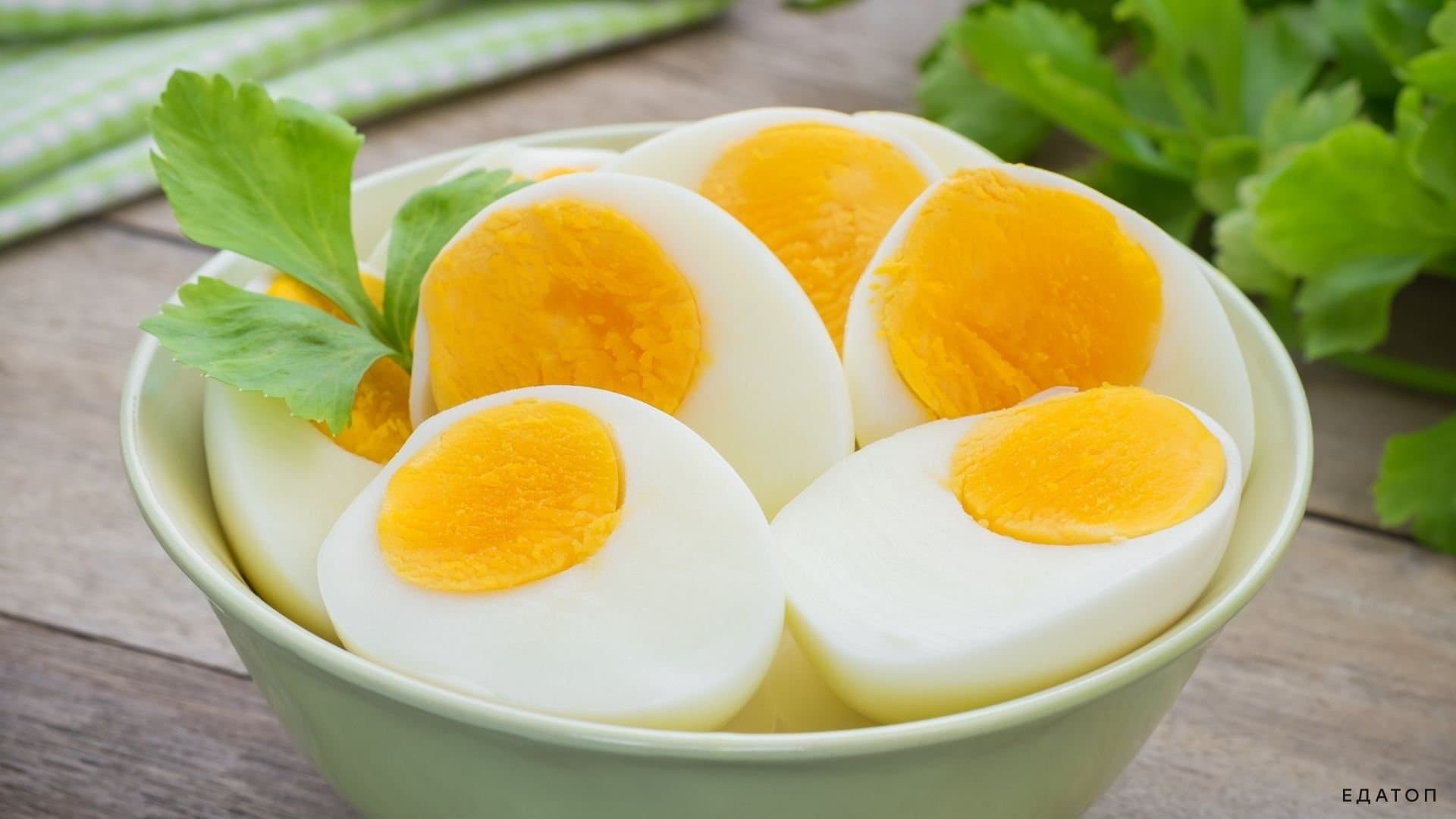 Яйца - полезный диетический продукт, но их надо правильно употреблять в пищу при язве.