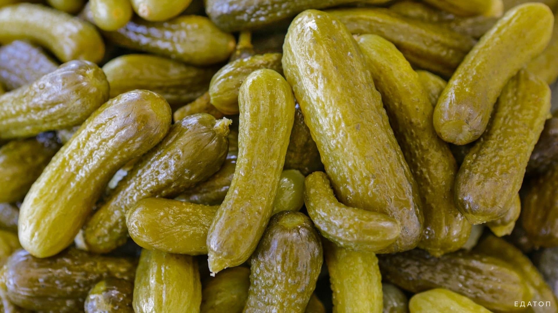 От маринованных огурцов нужно полностью отказаться.