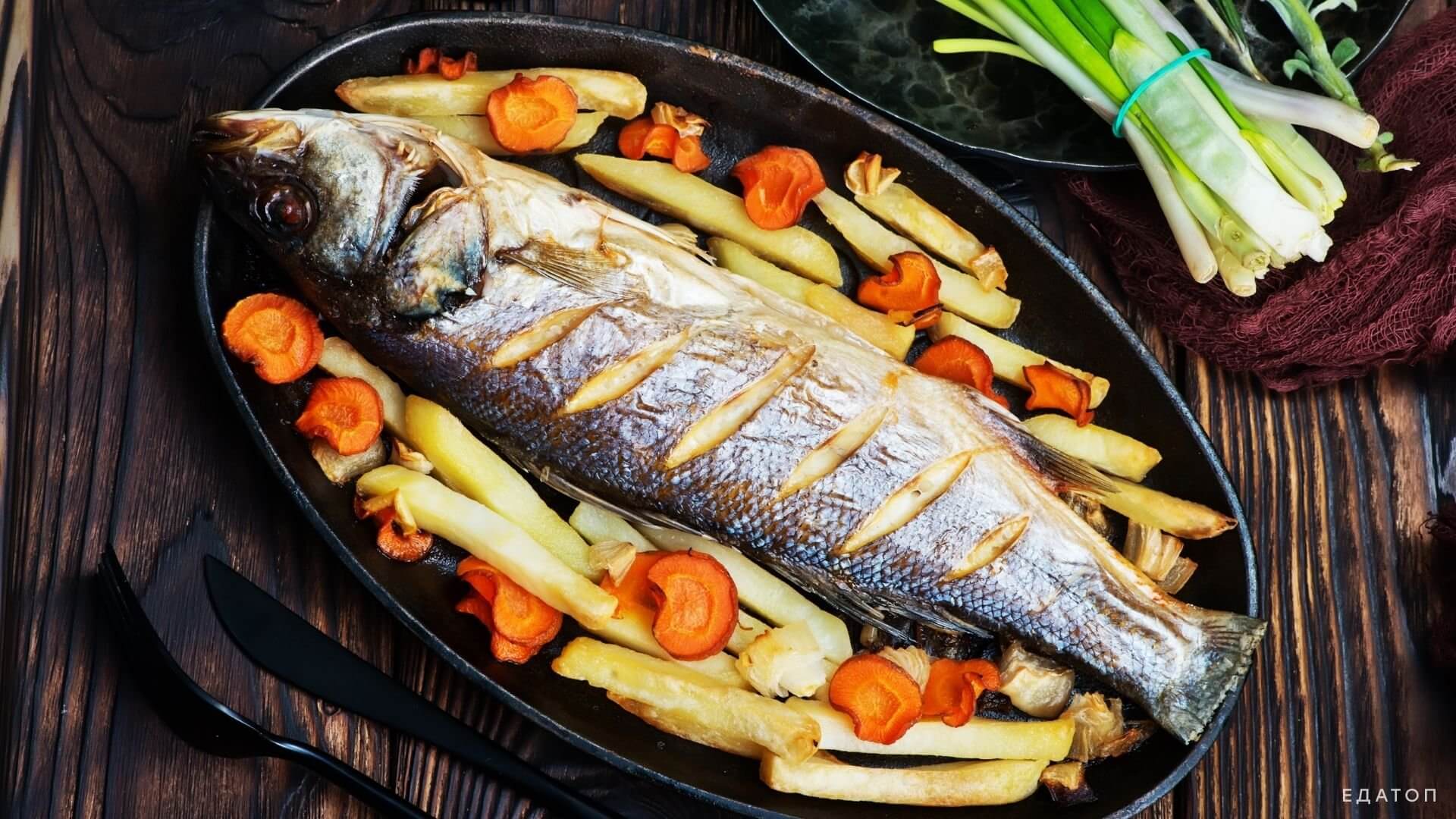 Запеченная рыба имеет неповторимый вкус.