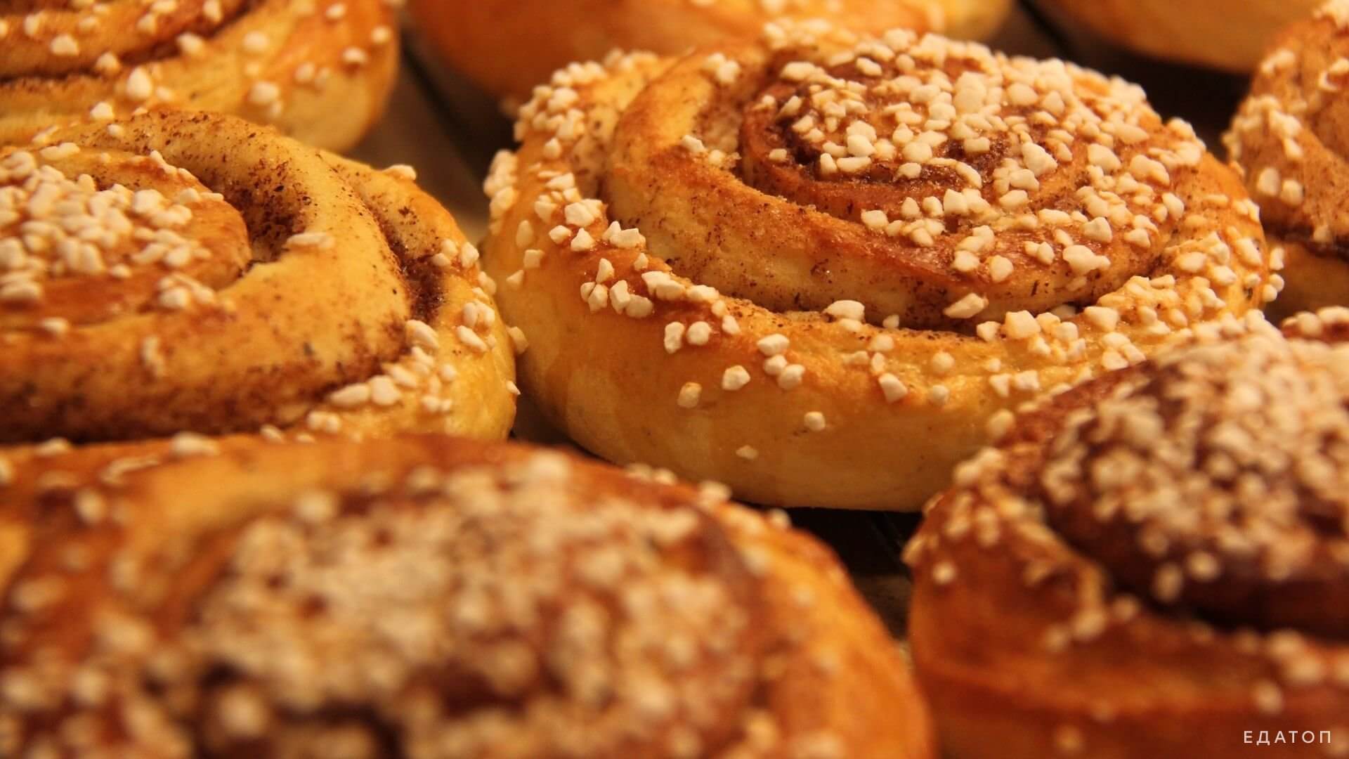 Свежая сдобная выпечка может вызывать изжогу.