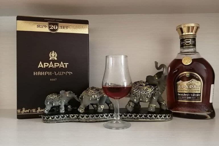 «Наири» обладает стандартной крепостью 40%.