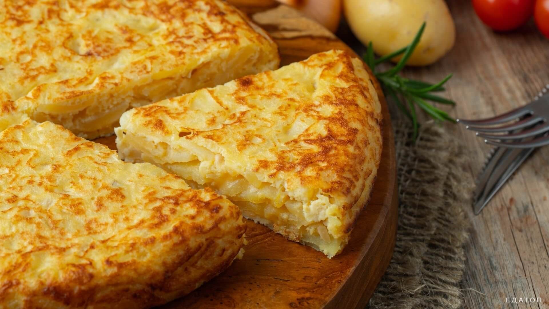 Омлет - сытное блюдо, которое лучше есть утром.
